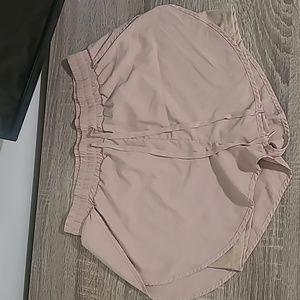 EUC M Buffbunny Lifesaver Short Donut Worry